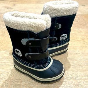 Sorel waterproof snow boot - black size 10